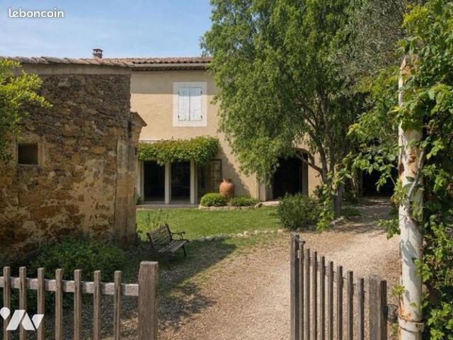 Maison 11 pièces 260 m²