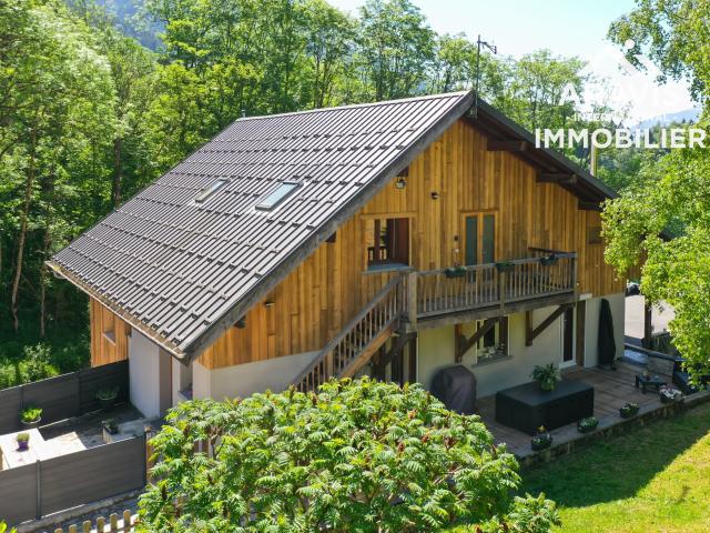 Maison 11 pièces 261 m²