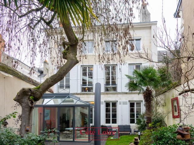 Maison 11 pièces 261 m²