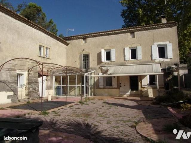 Maison 11 pièces 262 m²