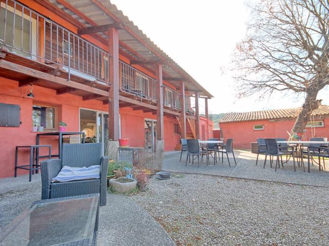 Maison 11 pièces 262 m²