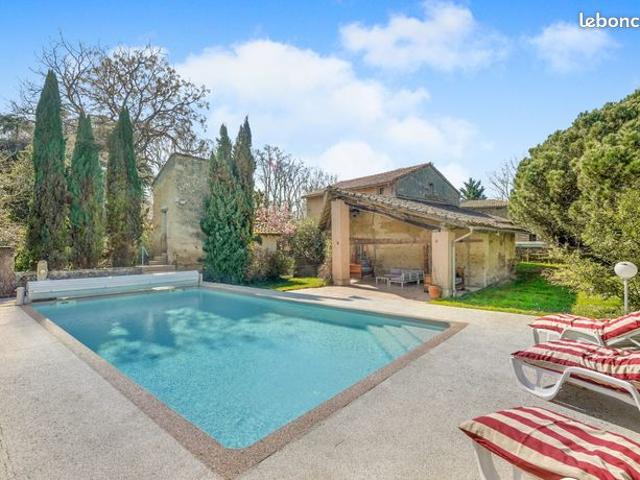 Maison 11 pièces 262 m²