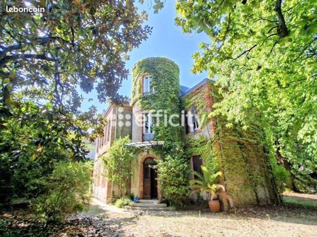 Maison 11 pièces 264 m²