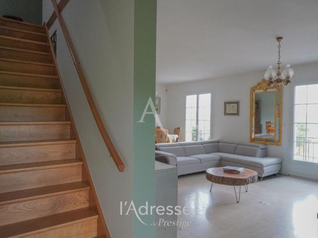 Maison 11 pièces 265 m²