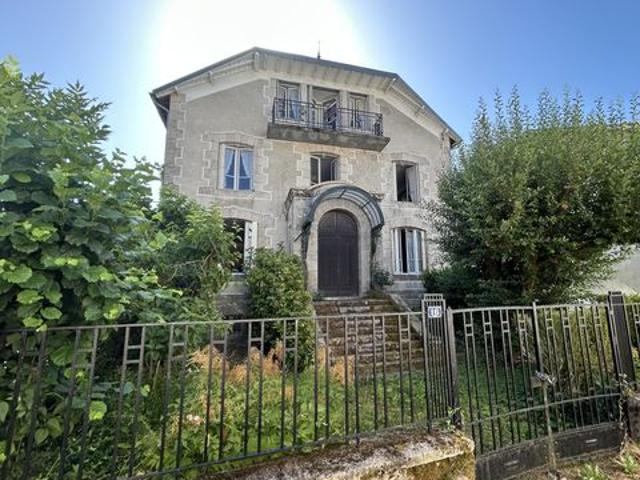 Maison 11 pièces 265 m²