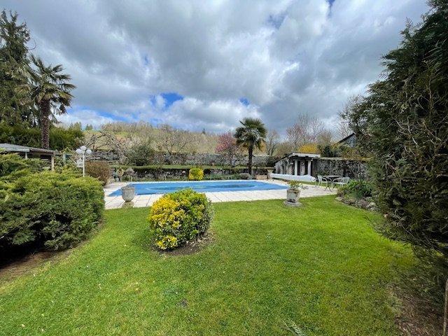 Maison 11 pièces 265 m²