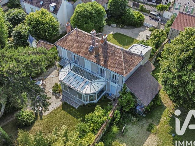 Maison 11 pièces 266 m²
