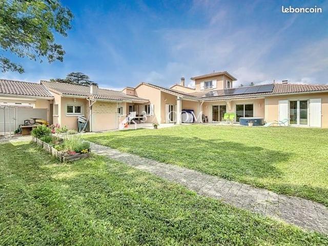 Maison 11 pièces 268 m²