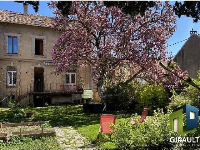 Maison 11 pièces 269 m²