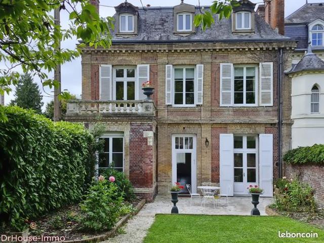 Maison 11 pièces 273 m²