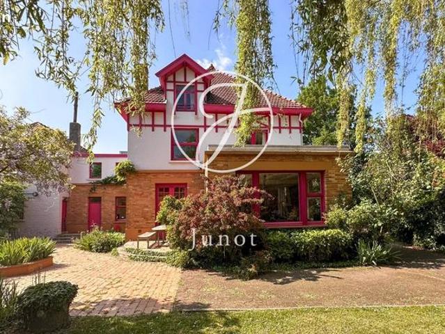 Maison 11 pièces 273 m²