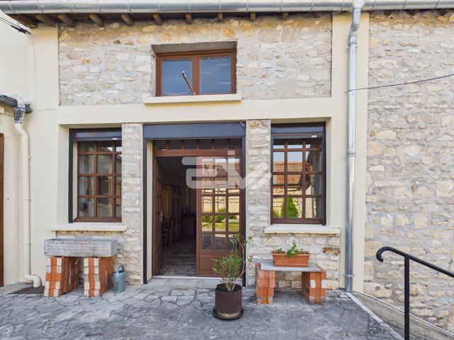 Maison 11 pièces 270 m²