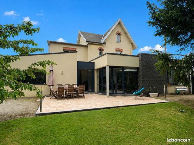 Maison 11 pièces 270 m²