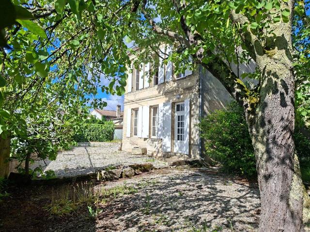 Maison 11 pièces 270 m²