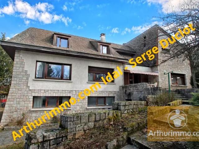 Maison 11 pièces 272 m²