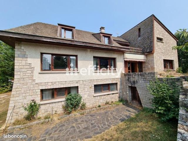 Maison 11 pièces 272 m²
