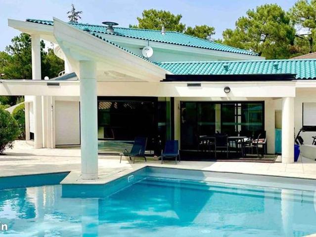 Maison 11 pièces 277 m²