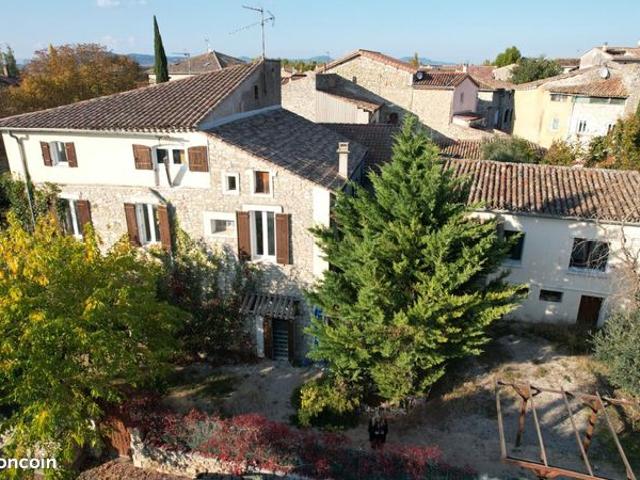 Maison 11 pièces 277 m²