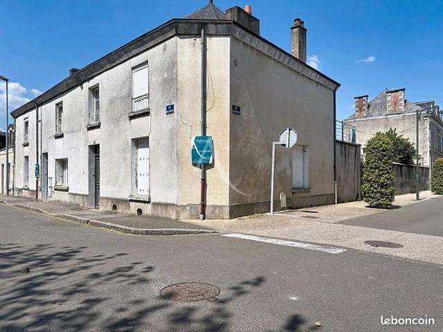 Maison 11 pièces 277 m²