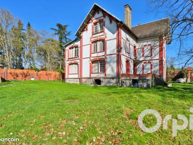 Maison 11 pièces 277 m²