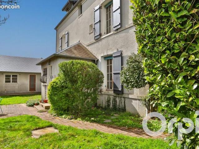 Maison 11 pièces 277 m²