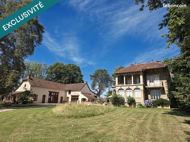 Maison 11 pièces 274 m²