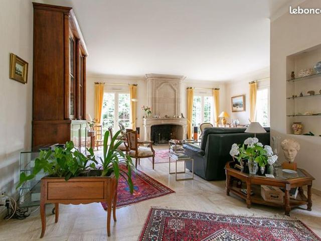 Maison 11 pièces 274 m²