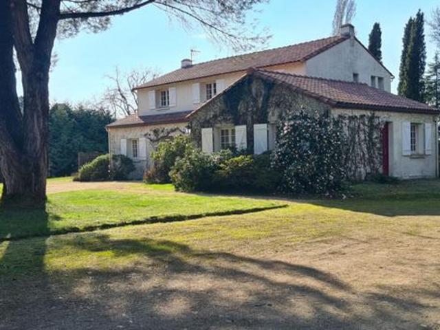 Maison 11 pièces 274 m²
