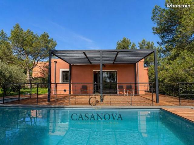 Maison 11 pièces 275 m²