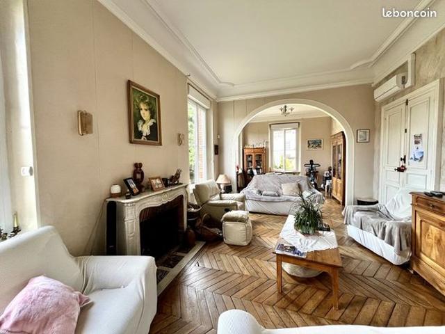 Maison 11 pièces 276 m²