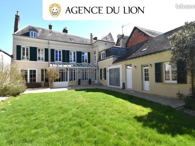 Maison 11 pièces 276 m²