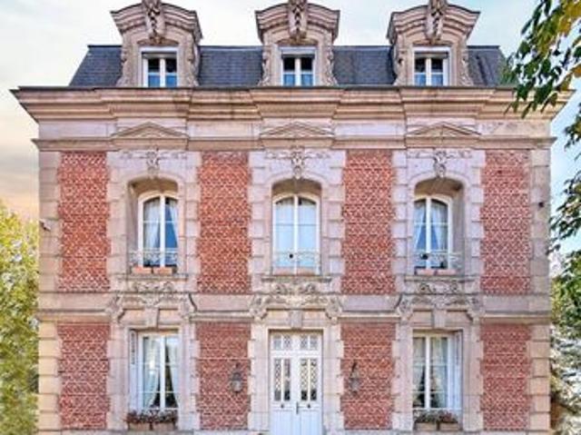 Maison 11 pièces 278 m²