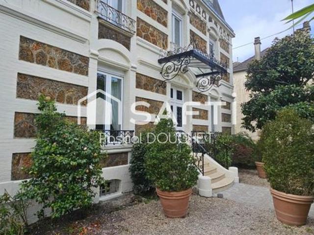 Maison 11 pièces 280 m²