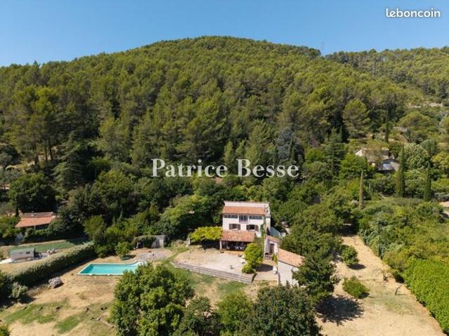 Maison 11 pièces 280 m²