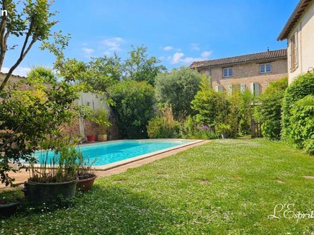 Maison 11 pièces 280 m²