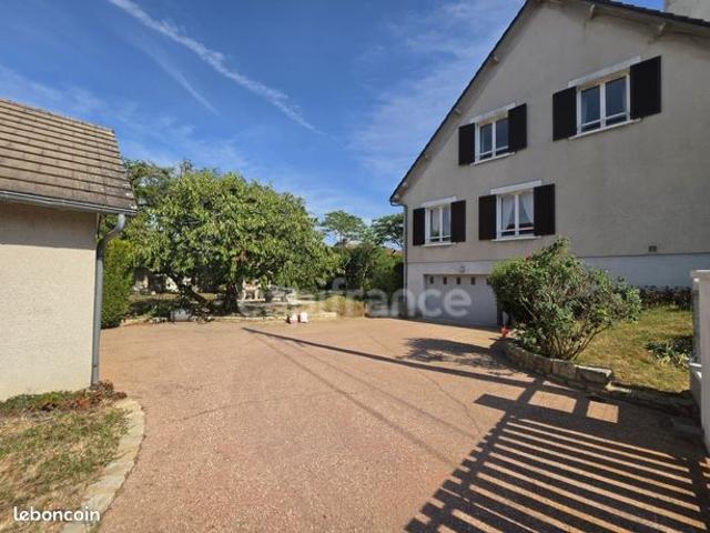 Maison 11 pièces 282 m²