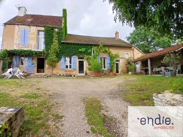 Maison 11 pièces 284 m²