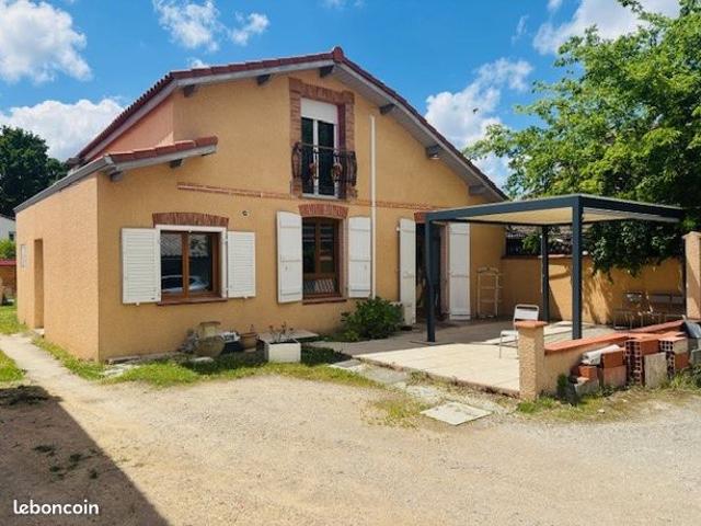 Maison 11 pièces 284 m²