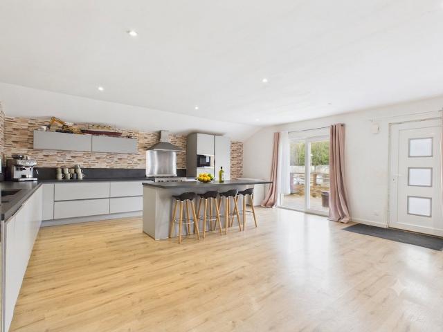 Maison 11 pièces 285 m²