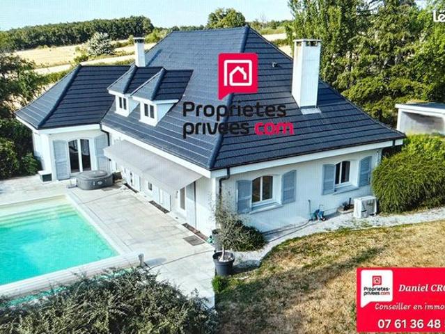 Maison 11 pièces 285 m²