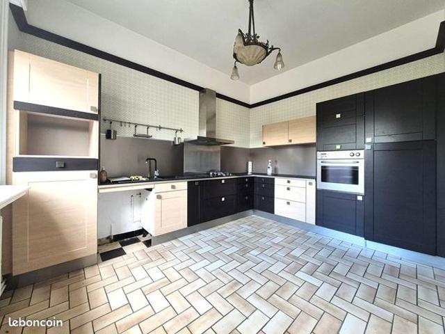 Maison 11 pièces 288 m²