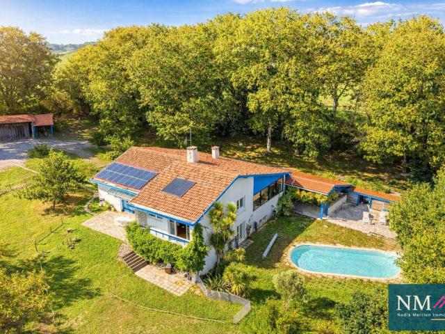 Maison 11 pièces 290 m²