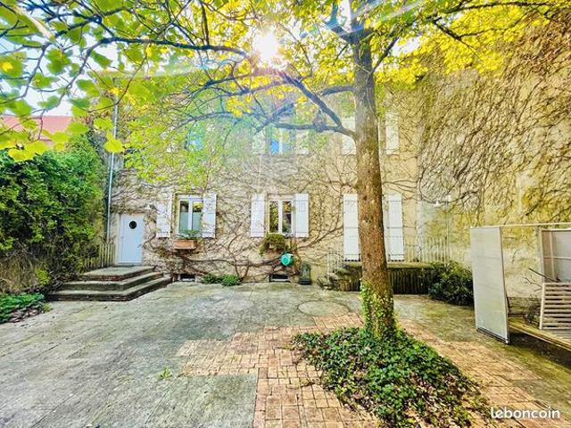 Maison 11 pièces 294 m²
