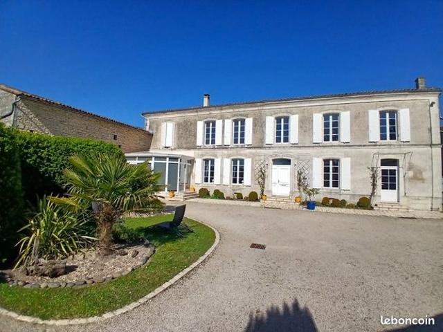 Maison 11 pièces 295 m²