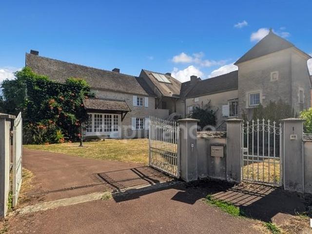 Maison 11 pièces 296 m²