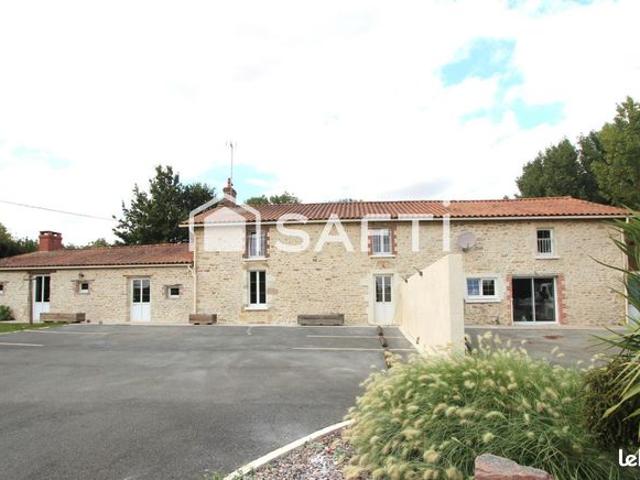 Maison 11 pièces 296 m²