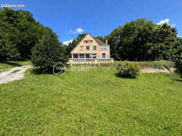 Maison 11 pièces 298 m²