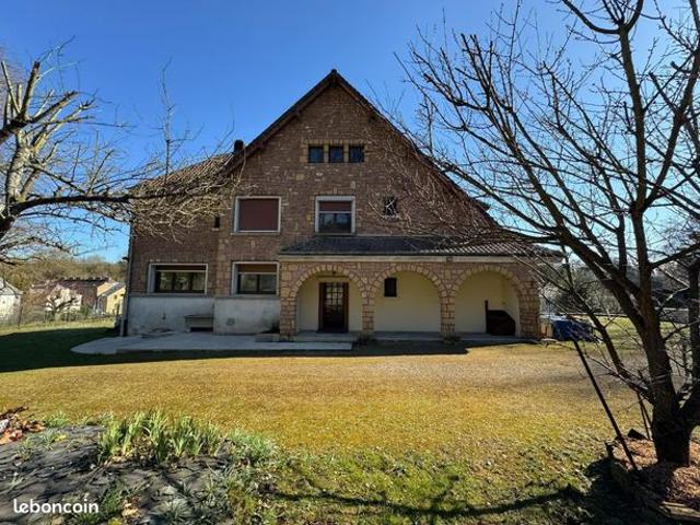 Maison 11 pièces 298 m²