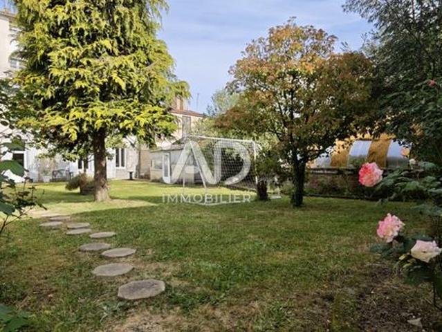 Maison 11 pièces 299 m²