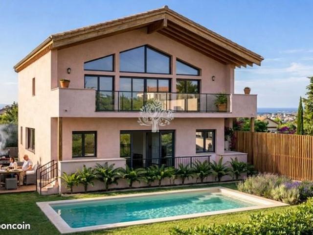 Maison 11 pièces 200 m²